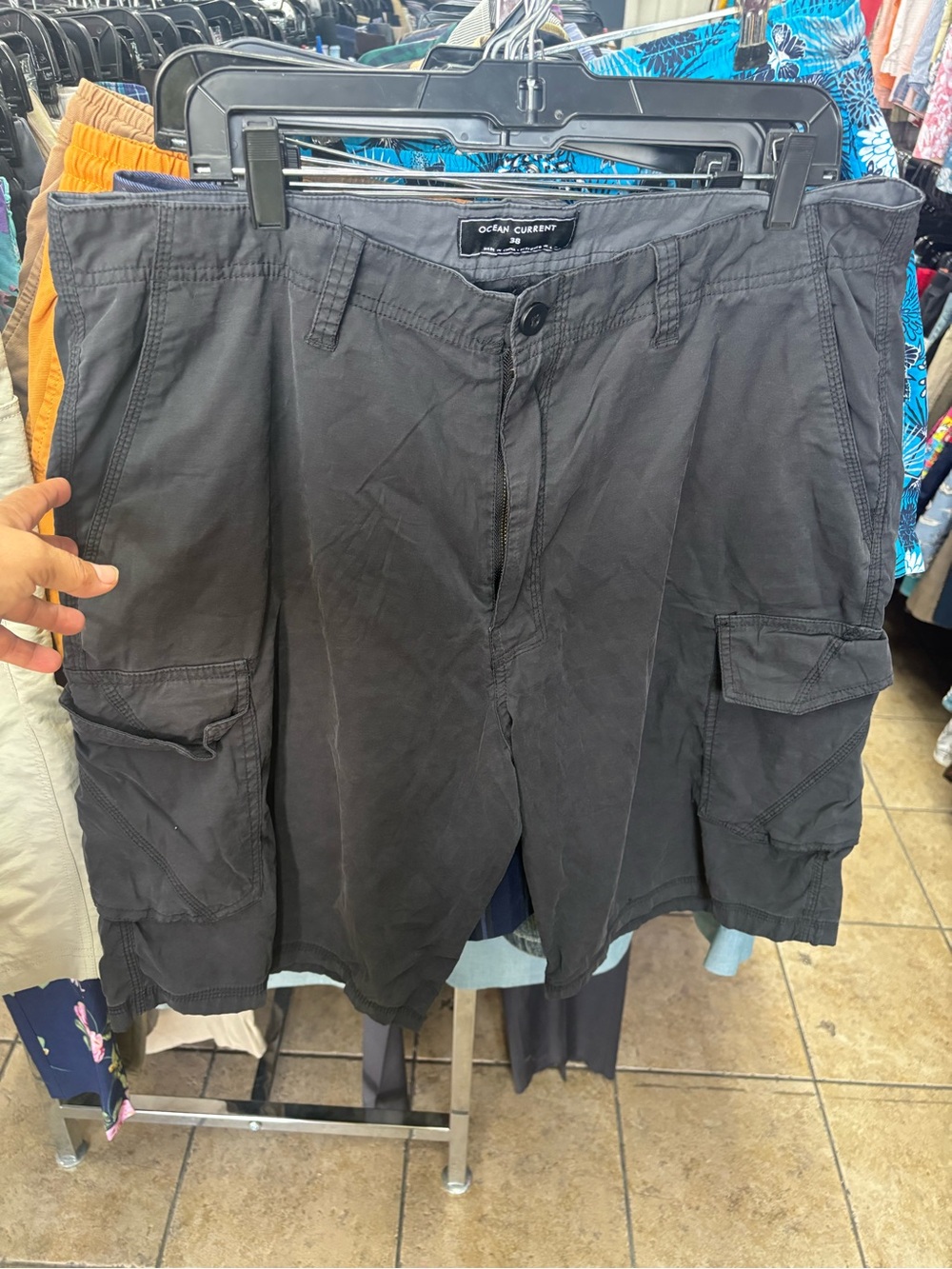 Ocean Current Men's Charcoal Black Cargo Shorts